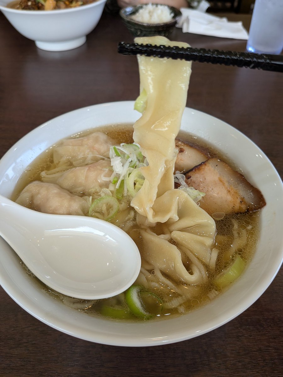 maple_cat_color's tweet photo. らーめん？ https://t.co/2izXzKqNZj
