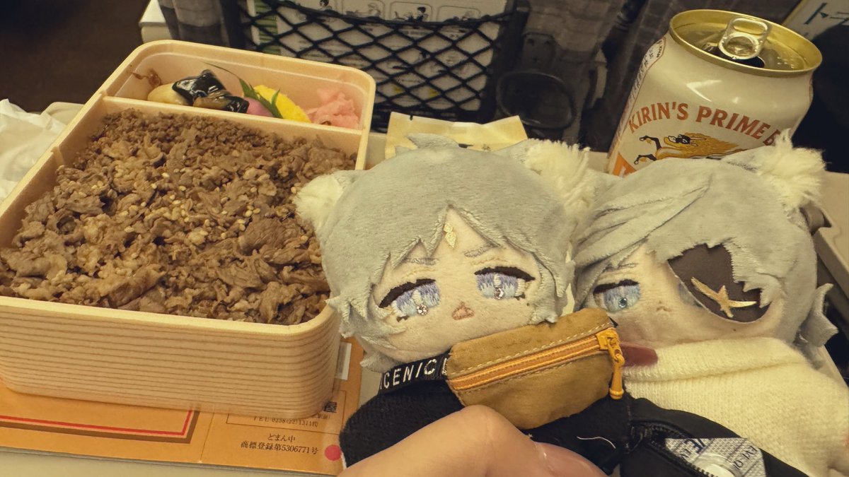 naaaataa3's tweet photo. バイバイ仙台！ほら食べるよ https://t.co/lck3jIDifI