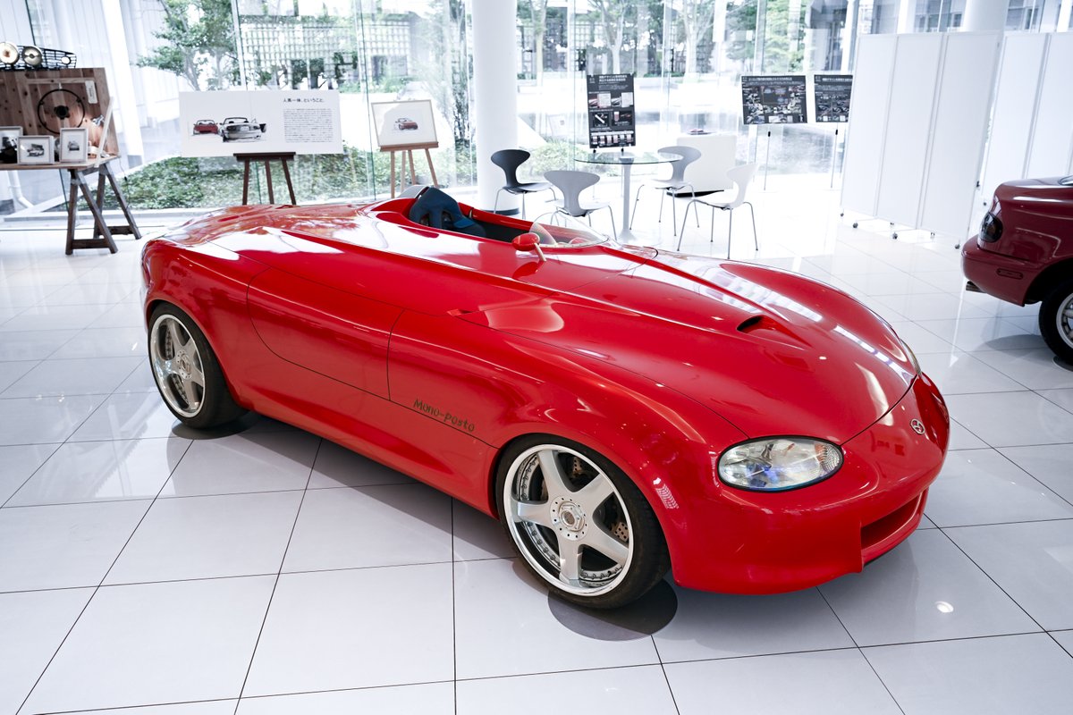 vI_o_o_Iv's tweet photo. Mazda Mono-Posto (2000)

な、なんと日本にあったんですねこの車！大好きな1台だったのですっ飛んで見に行きました。ヨーロッパ的なボディタイプをアメリカンに仕上げた日本車ってもう好き要素が大渋滞ですね？前期顔/尻でファニーな雰囲気なのも好きです。

20260705 https://t.co/ryrqcvxzMm