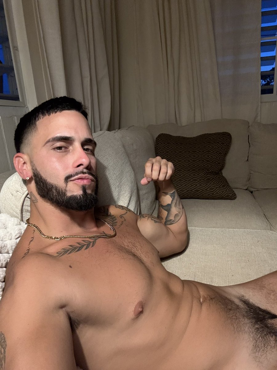 xavier__omar's tweet photo. Domingo en casa relax. https://t.co/cB8y3RzaWg