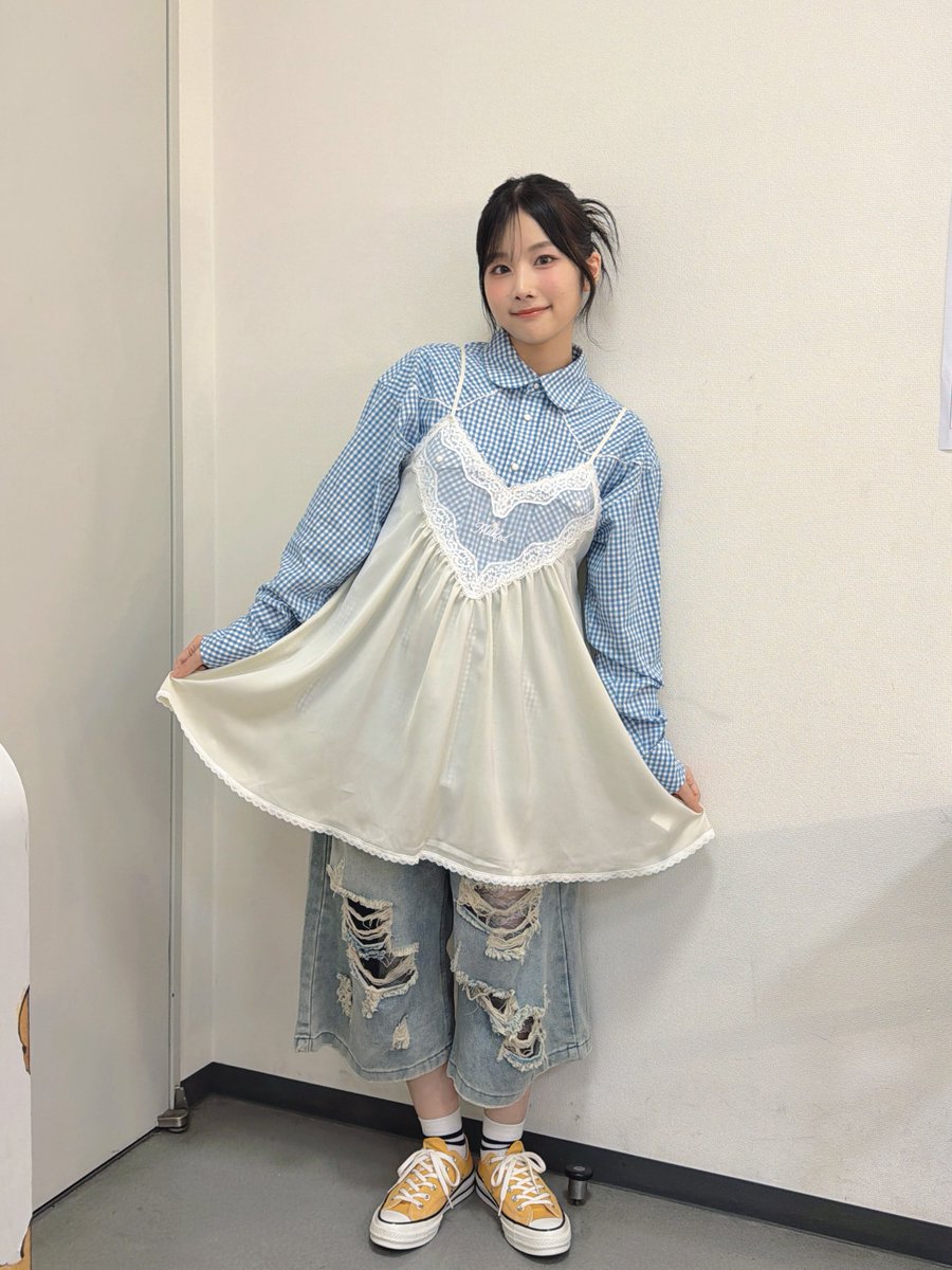 MisakiNako_'s tweet photo. #リスパレ ！LIVE vol.4

ありがとうございました！！
vol.1から約2年ぶりに出演させていただけてとっても嬉しかったです🫶
声めっっちゃ聞こえたよ！！！！！

4thシングル「 #青の足跡 」
初披露させていただきました🎐
今月末にリリイベもあるのでぜひ遊びに来てくださいねっ！！

日頃から応援してくださっている皆様！
そして初めましての皆様！
楽しい時間をありがとうございました💃💃

やっぱこの空気感好きだ〜〜ᐠ(   ◜▿◝ )ᐟ

#リスアニ ！ #ハチパレ