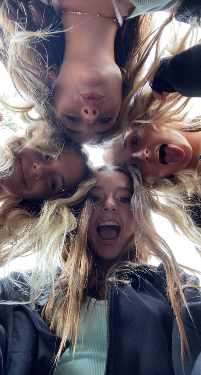 Herrinangelya's tweet photo. Pov, wie meine Freunde und ich dich auslachen und dir ins Gesicht spucken😂😂😈💦 https://t.co/Hvb1juTRUA
