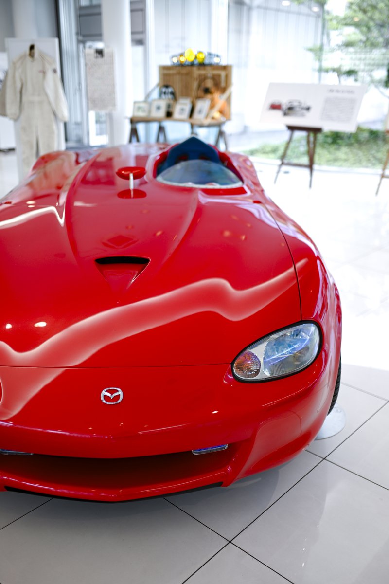 vI_o_o_Iv's tweet photo. Mazda Mono-Posto (2000)

な、なんと日本にあったんですねこの車！大好きな1台だったのですっ飛んで見に行きました。ヨーロッパ的なボディタイプをアメリカンに仕上げた日本車ってもう好き要素が大渋滞ですね？前期顔/尻でファニーな雰囲気なのも好きです。

20260705 https://t.co/ryrqcvxzMm