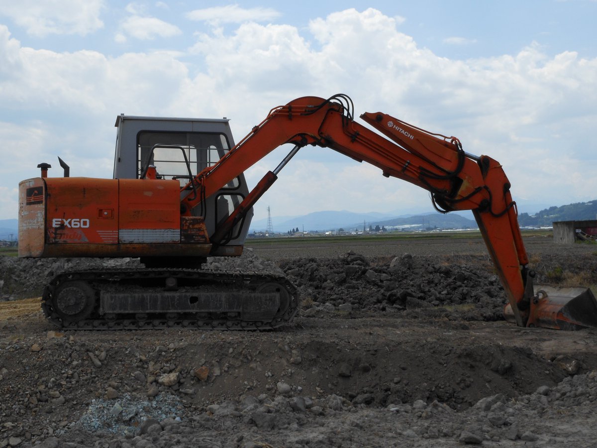 crane7540's tweet photo. 日立　EX60 https://t.co/e34EnZo8RZ