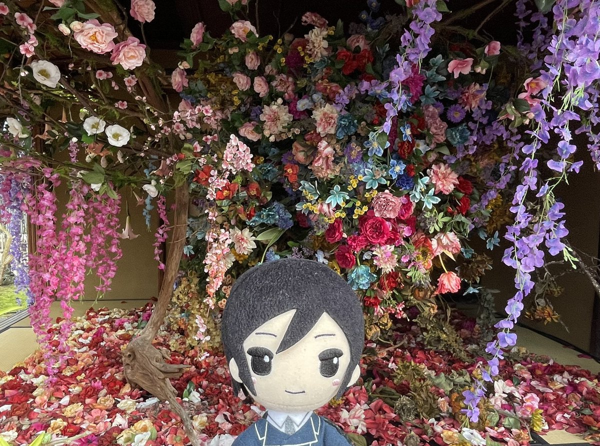yagenui's tweet photo. 蜷川実花さんの世界だよ、やげぬい https://t.co/w7pJBi0zkX