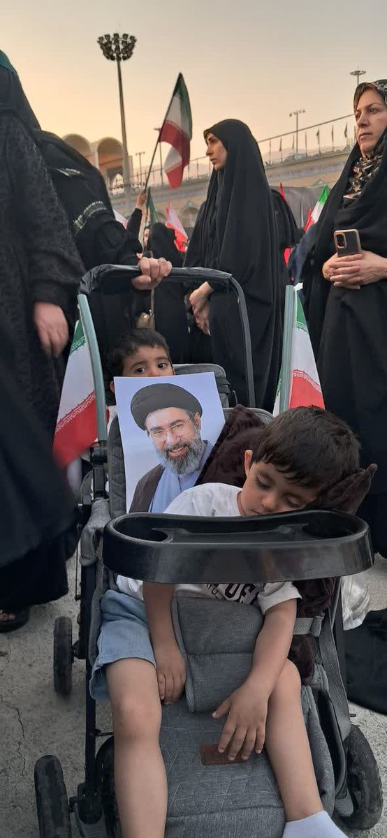 _Zahra_farahani's tweet photo. این وداع، فقط یک بدرقه نیست؛ این آغاز یک حماسه ی تازه است. مردمِ خونخواه، با حضور کم‌سابقه شان در مراسم تشییع، ثابت میکنند که آرام نمیگیرند تا انتقام کامل گرفته شود. تاریخ داره رقم میخوره، غافل نباش!

#حی_علی_التهران https://t.co/yJajnVXAr7