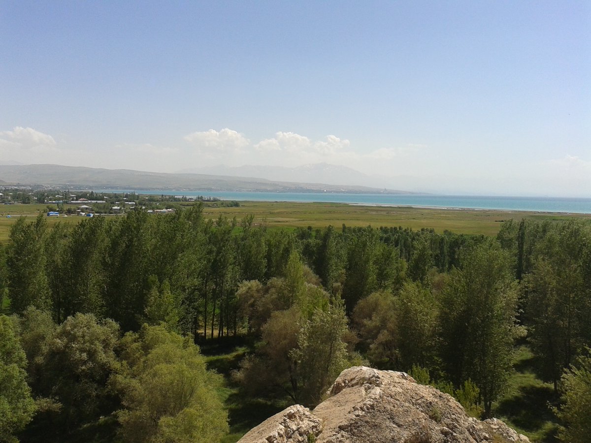 trarsivfoto's tweet photo. 📍 Van Kalesi ve Eski Van Şehri Kalıntıları
🗓️ 23 Haziran 2013
📷 @mfcionian https://t.co/8zkD91kV7e