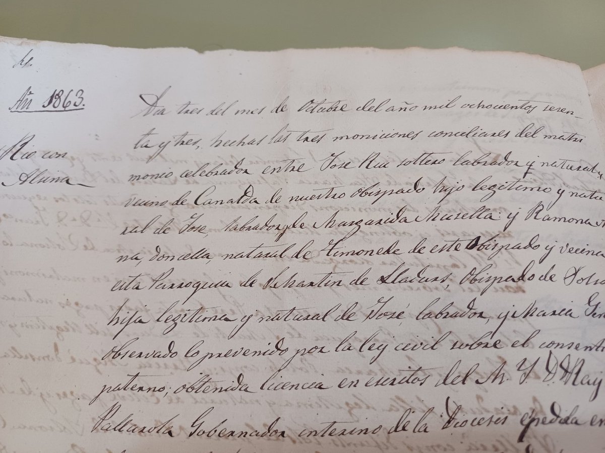 aleixsarri's tweet photo. Ahir mirant papers a Solsona vaig trobar aquesta acta matrimonial entre en Josep Riu i la Ramona Alsina, del 3 d'Octubre de 1863. El primer document parroquial de la història de Lladurs escrit en castellà per les imposicions de l'estat espanyol. Tots els anteriors eren en català. https://t.co/OZ53OhCZwu