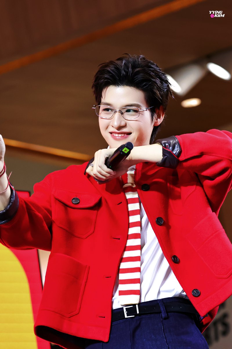 __yyingg's tweet photo. หล่อเกินไปป่ะ

Sky at The Mall Lifestore Ngamwongwan

#TheMallNgamwongwanxSky https://t.co/ORdPjYKwpH