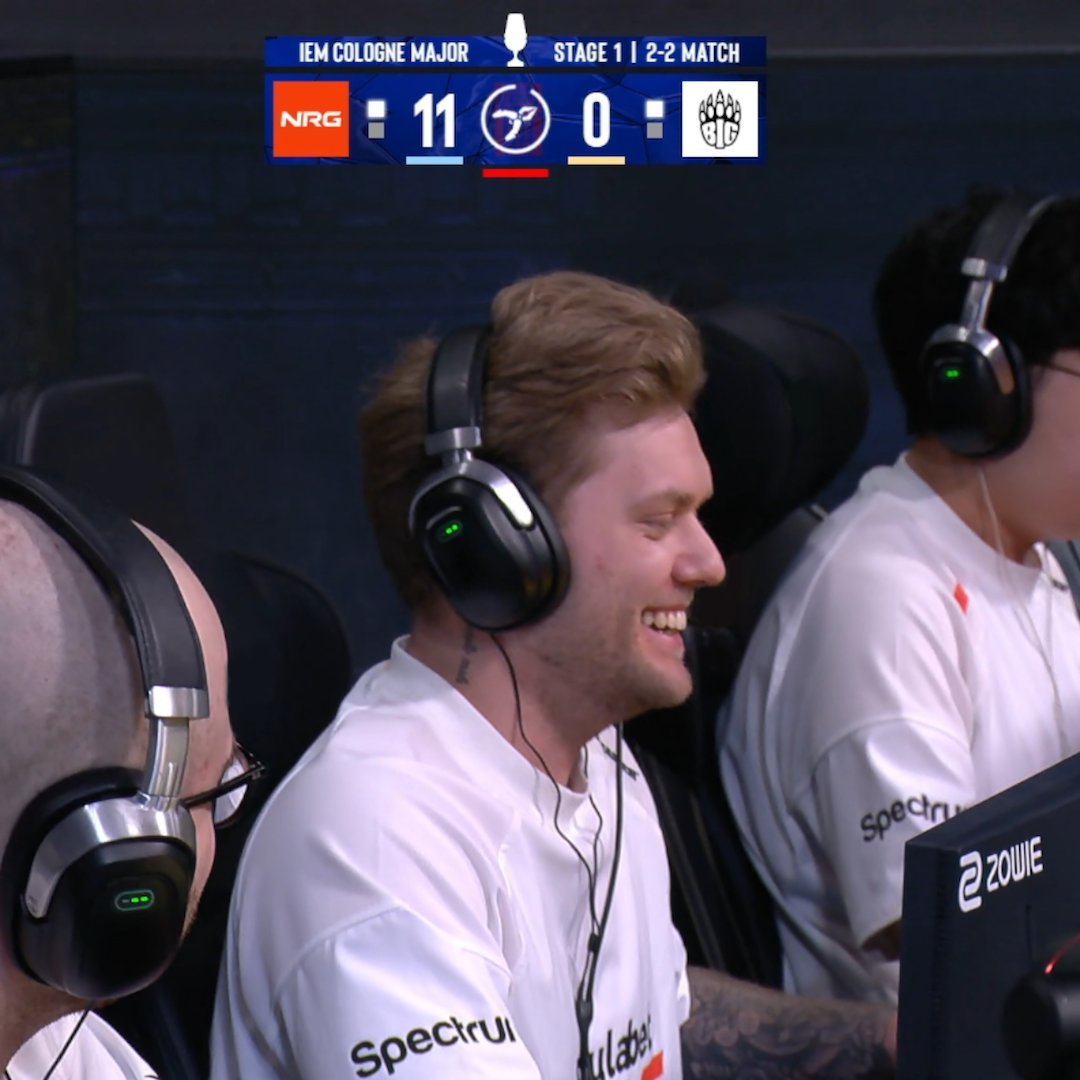 BIGCLANgg's tweet photo. guys.... https://t.co/WayWJ5OLTa