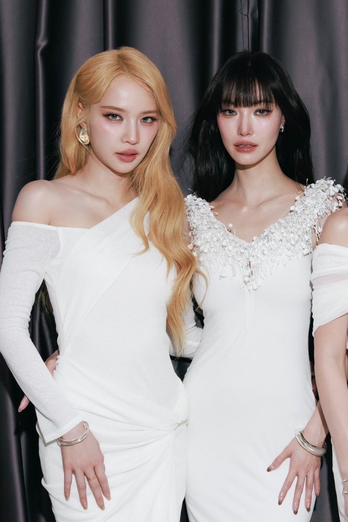 janxjingjing's tweet photo. it’s the way they’re leveling up everyday and we’re the ones suffering. 😭😭😭 PLS VISUALS ARE INSANE

#EnemiesWithBenefitsFinalEP https://t.co/rufzP4WNot