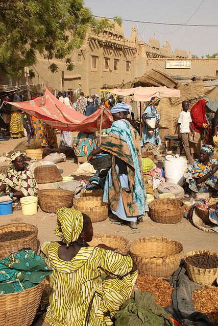 AriaBelleua's tweet photo. #Monday market 🇲🇱❤️ https://t.co/wKrX6J3YvH