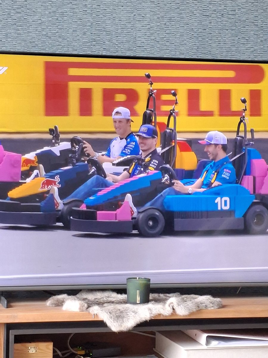 nielsp101's tweet photo. #MaxVerstappen #F1 #driversparade #Silverstone https://t.co/sBhoU4K3ni