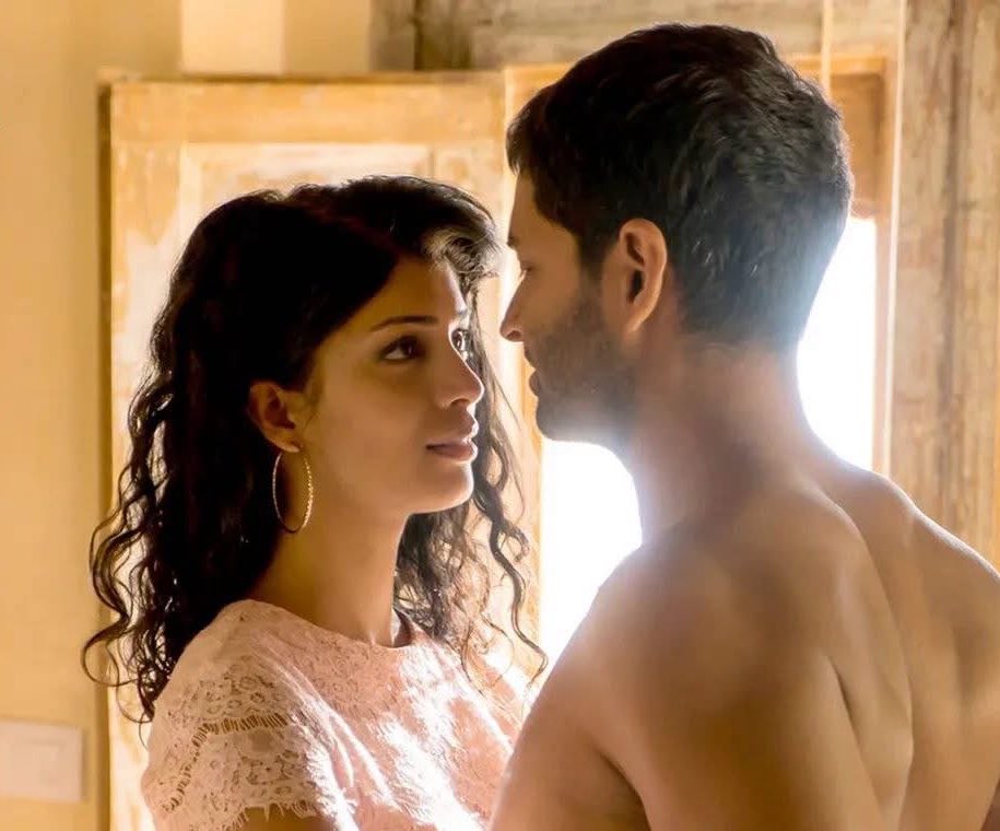 Moviesphere1's tweet photo. 10 Steamy Adult Series to Stream on Netflix🔥

A thread 🎬🍿

1. Sex/Life
2. Bridgerton
3. Elite
4. Dark Desire👇 https://t.co/OFtUMwzXwO