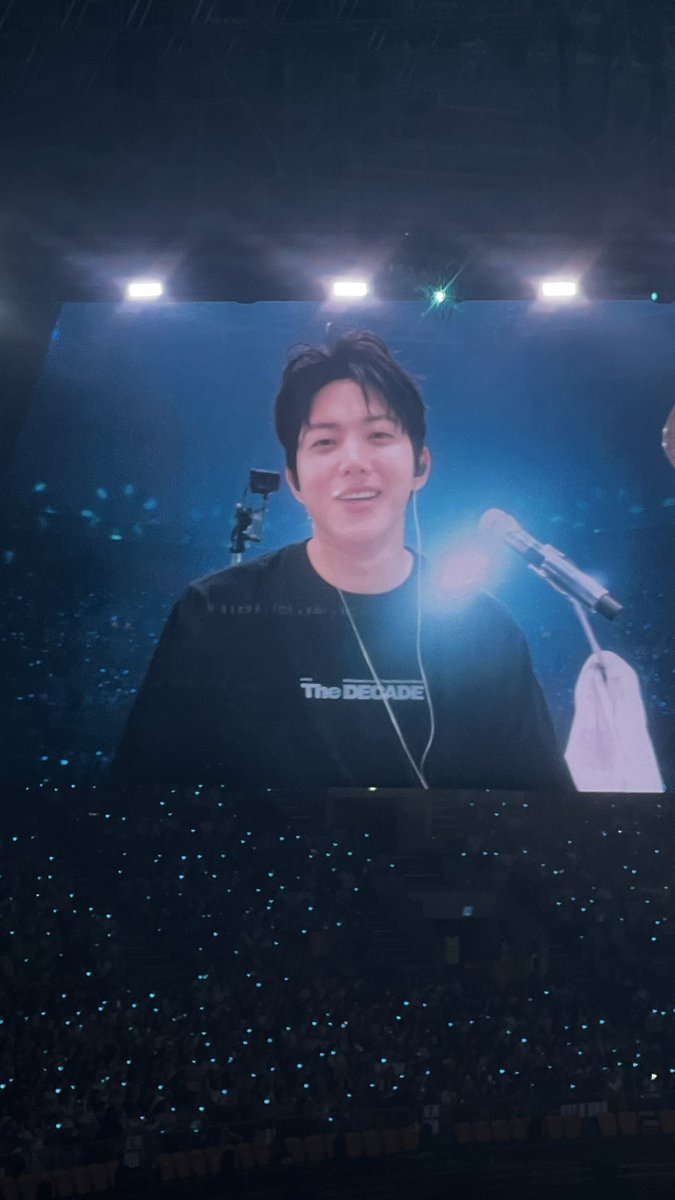 bearnice03's tweet photo. It’s crazy how I’ve also been growing alongside day6. From listening to them as a young 19yr old in uni, to a 30yr old working in Korea. Honestly, I feel kinda lucky 🥹 https://t.co/otPzohszqD