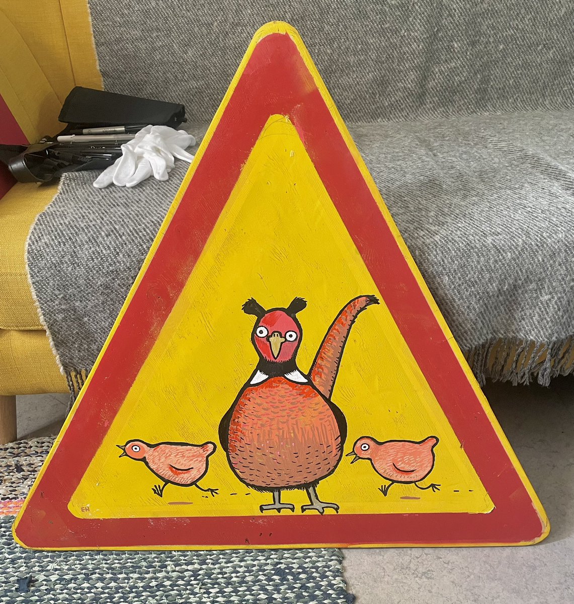 Esaholle's tweet photo. Alkaa nämä työmääräyksen mennä koko ajan hullumpaan suuntaan #linnut #liikenne #varoitusmerkit https://t.co/Zby9ulSRKO