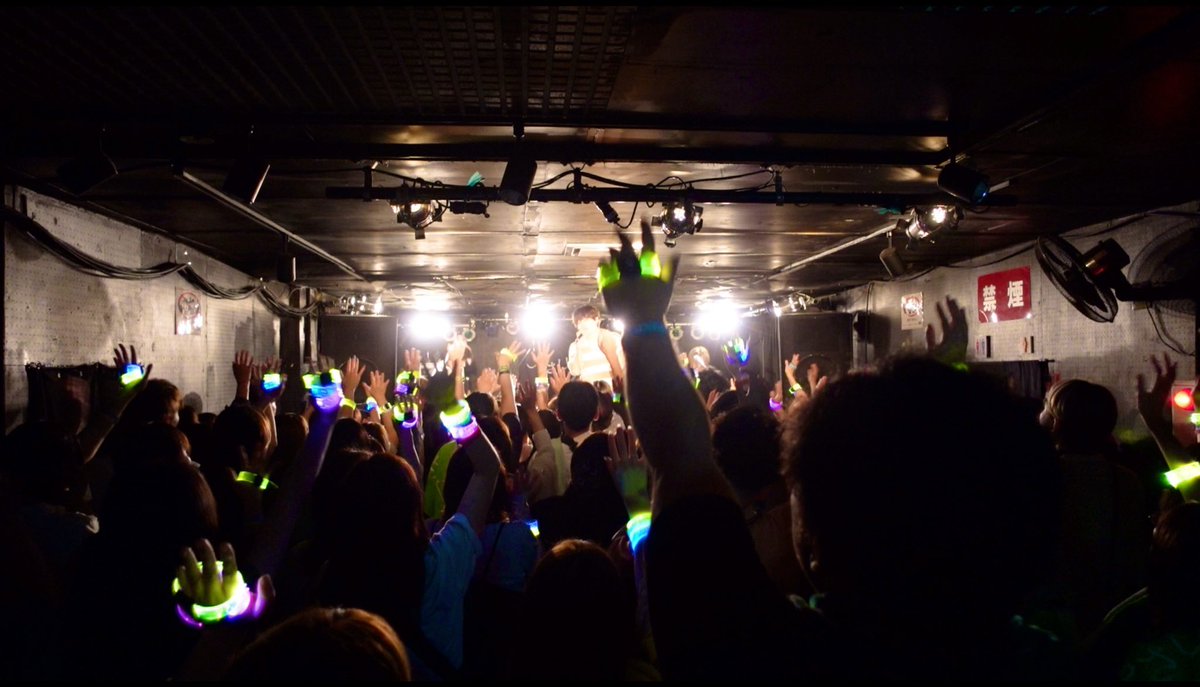 riki_yoshida42's tweet photo. FCツアー開幕！
初日仙台、最高だった！！
これから参戦予定のみんなは、思いっきり楽しみにしていてください😌
まだチケットがある公演もあるので、ぜひ遊びに来てほしい！
このFCツアーでしか見られない、”やさしいひとたち。”があります。
こんなライブができるのは、1年に1度。
よろしくね😌 https://t.co/lJ5PRB8Epz