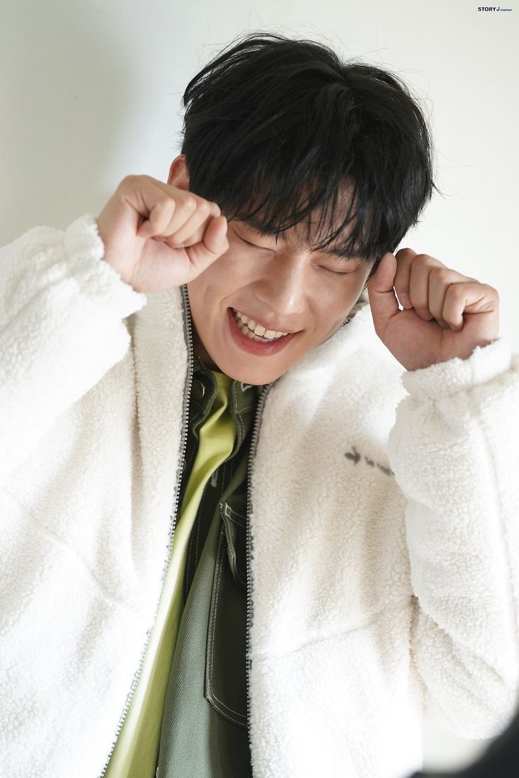 kongforsc's tweet photo. #rt 이벤트

대전 막공 때 컵 제작은 했는데 5개 정도 남아서 추첨해서 나눔 할려고 합니다 
배송비 부담 가능하신 분들만 참여 부탁드릴게용~!💙

7월11일(토)에 알려드릴게요! https://t.co/wZq55m9m0y