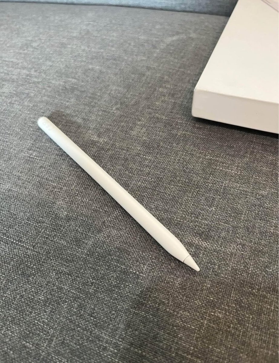 Nickky7424's tweet photo. ส่งต่อ Apple pencil  Gen2 
สภาพดีไม่ค่อยได้ใช้ 
ลดราคาเหลือ 700 ฿ รวมส่ง
✅️ ใช้งานปกติ 
❌️ ไม่มีกล่อง 
เพิ่มเติม dm. 
ประกันหลังการขายให้ 1 อาทิตย์ 

#ปากกาไอแพด #applepencilมือสอง #ApplePenciเมือ2 #applepencil
#ส่งต่อapplepencil #ส่งต่อปากกาไอแพด #ipad #applepencilมือสอง https://t.co/sz2fHbW846
