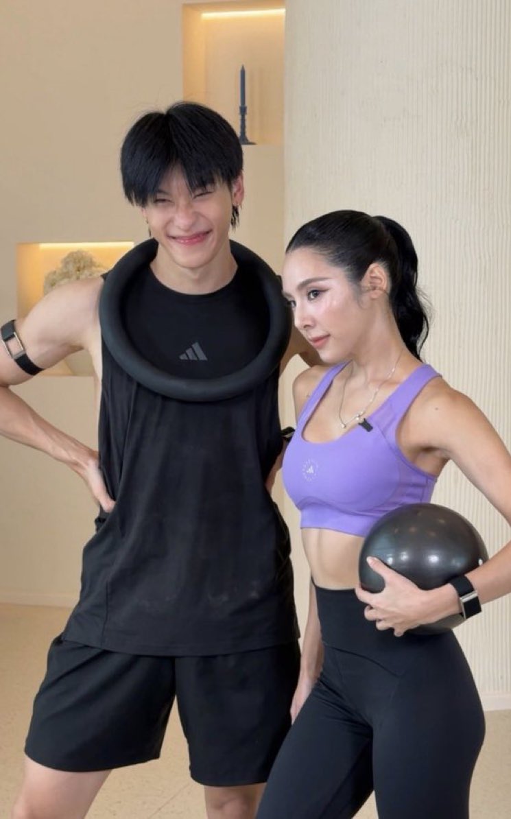 pattomatoface's tweet photo. ทิ้งสะโพกได้ แต่อย่าทิ้งแม่ https://t.co/ovJ43mIgzx