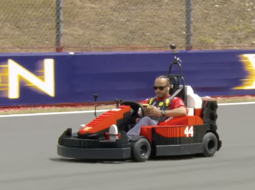 thrtysvnth's tweet photo. having the time of his life eh not one hand on that wheel https://t.co/HKPEbjIv3p