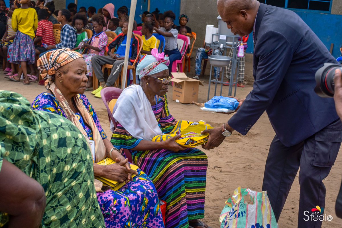 Ccamh36's tweet photo. Revivez en images la campagne de Solidarité et de Partage organisée à l'occasion du 66ᵉ anniversaire de l'indépendance de la République démocratique du Congo, en collaboration avec la Fondation SUNSHINE. 🇨🇩

#RDC #66AnsIndépendance #Solidarité #Partage #FondationSunshine #CCAMH https://t.co/4UafQi1L2C