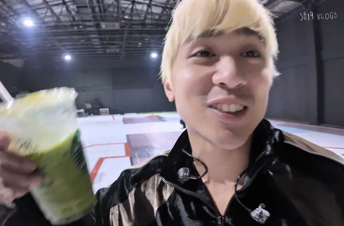 caprikenszn's tweet photo. josh : “matcha sucks” 

AHAHAHAHHAUHAHAHAHAHAUWHWUAHAHAUAHAHAHAHHAAHHAHAHAHAHAHAHA  EH ANO YANG HAWAK MO SSOB? AVOCADO SHAKE?? @JoshCullen_s https://t.co/oiL480qrNG