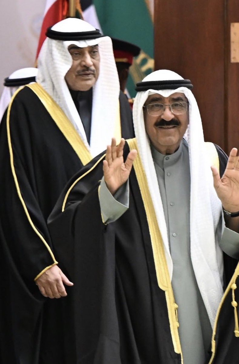 HISTORY_KW's tweet photo. بعد الحمد والشكر لله تعالى نحمد الله على قيادتنا الحكيمة حفظتم العهد والوعد وصنتم الامانة و الكرامة وتراب الوطن حفظكم الله ورعاكم لشعبكم ووطنكم 🇰🇼 https://t.co/h3CuJ7ecgb
