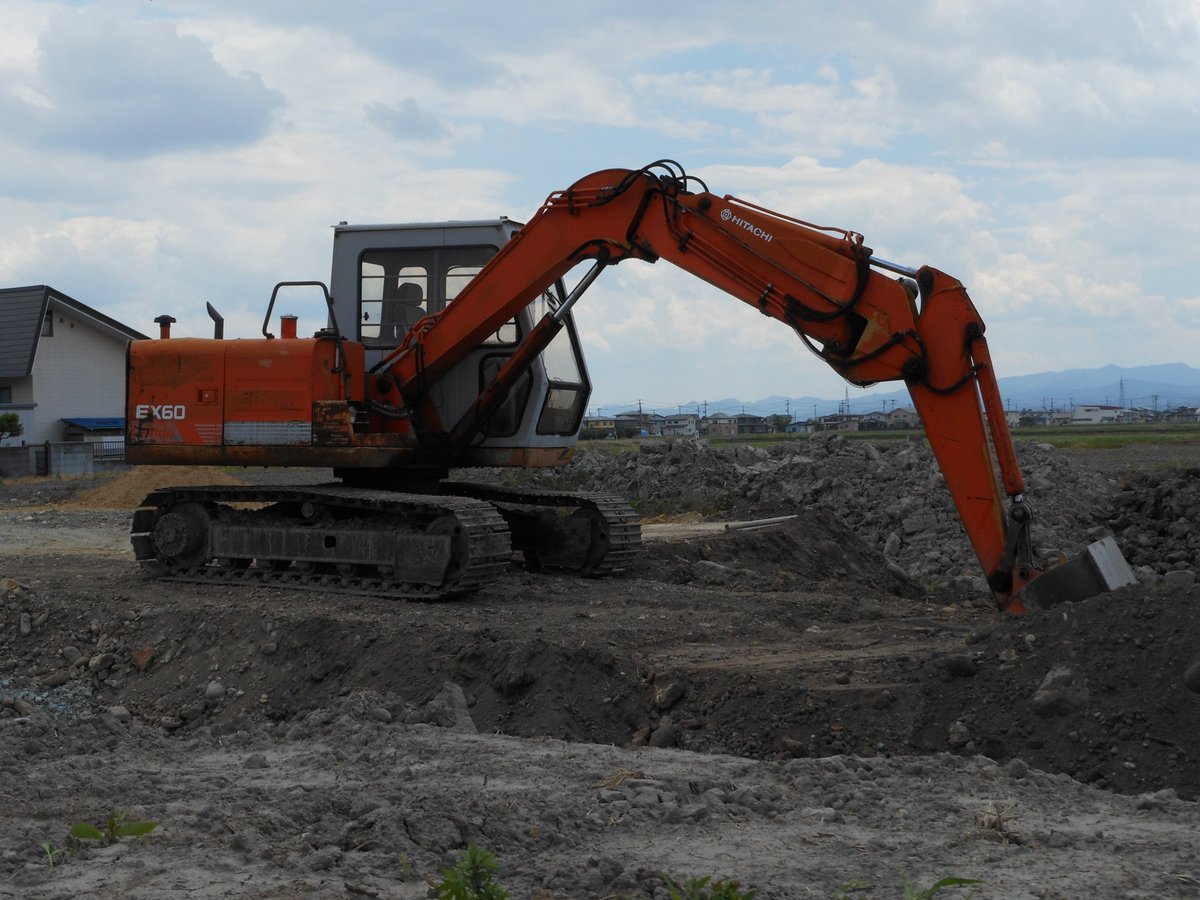 crane7540's tweet photo. 日立　EX60 https://t.co/e34EnZo8RZ