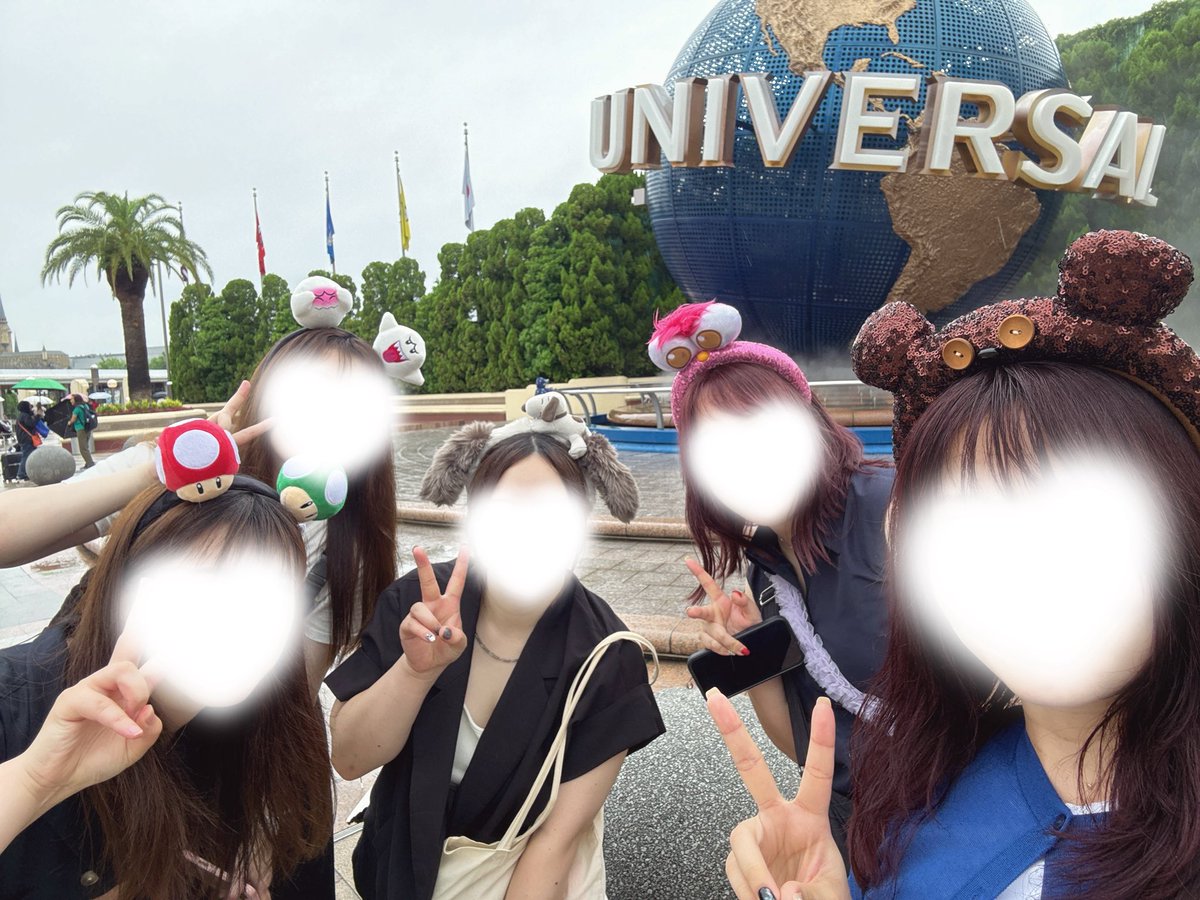 moe_m_i's tweet photo. 約10年ぶりにUSJへ❕
みんな色々教えてくれてめっちゃ大満喫😻💖また次は晴れた日に🌞
その後はカフェで永遠おしゃべりして最高の一日でした~😚
また遊ぼうね🫶🏻
P.S.年パス買いましたのでユニバ誘ってね🌏 https://t.co/eOv0mXNdpX