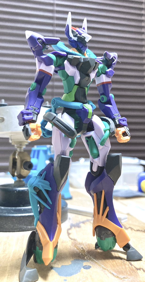 UeUmi's tweet photo. ジークアクスのキットを作ってます

ジフレドに手足が付きました

これも部品が小さくてオッチャンには大変でしたー

(>_<)

異形な感じは中々にカッコイイ！

明日にはバックパック、武器を装備の予定

ゲルググも進んでます

o(^_^)o

#ガンプラ
#ガンプラは自由
#ガンプラ好きと繋がりたい https://t.co/K9KavF9Uhg