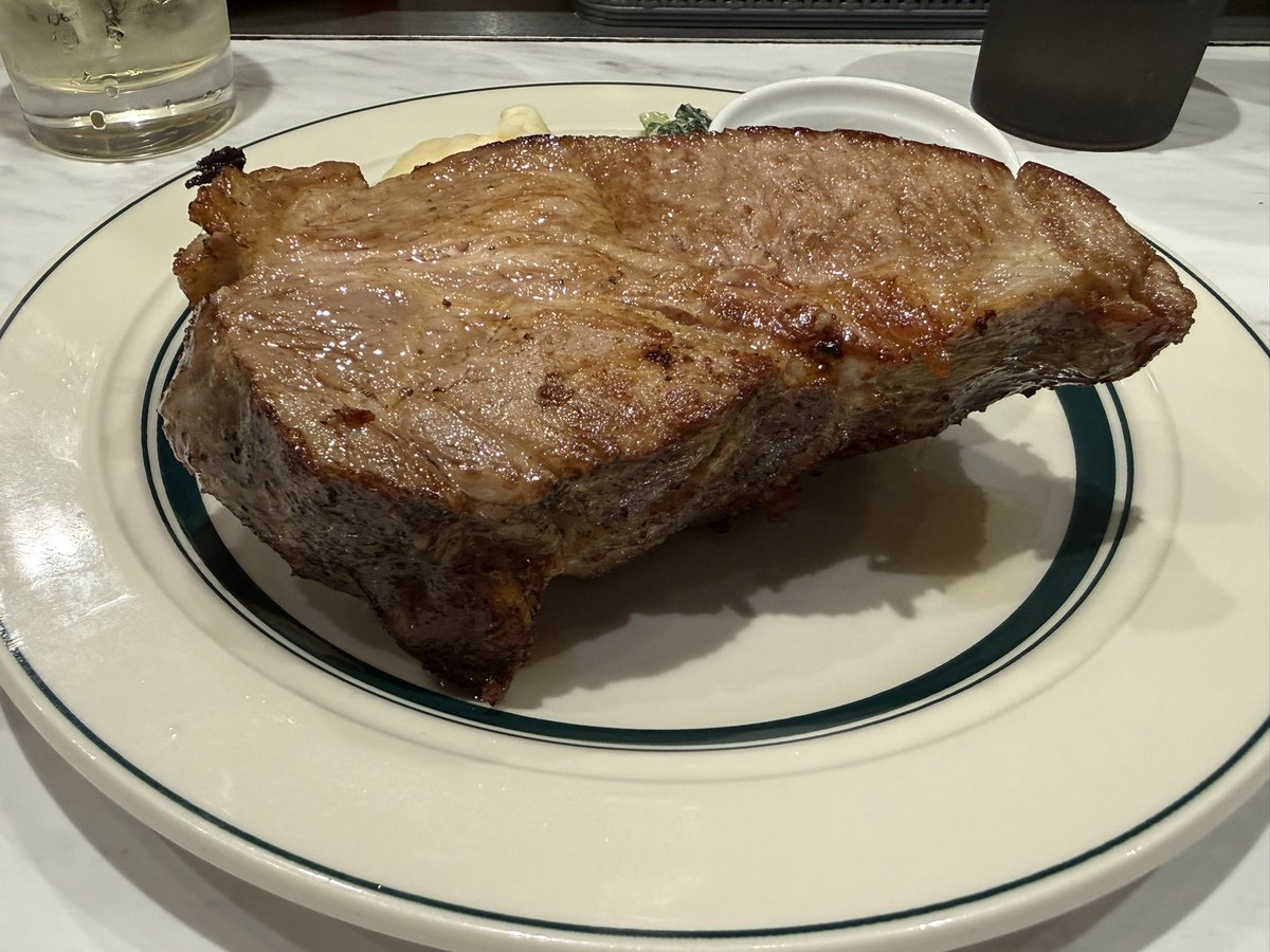 nofm0919's tweet photo. 肉の富士山

#どこでもフジさん https://t.co/emsXiGasT2