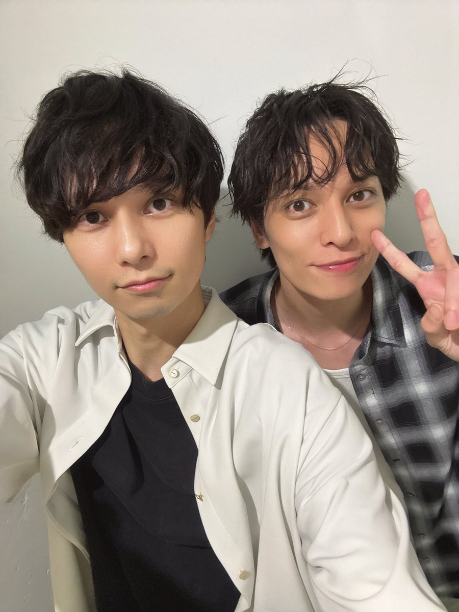 YUKI_SOLIDEMO's tweet photo. 瀬戸啓太 × 中山優貴
文豪達の書斎より
～言葉と声が紡ぐ、文学の調べ Vol.2～
終わりました！
1部2部ともにありがとうございました！
新しい雰囲気の朗読劇、トークで新鮮で楽しかった✨
気をつけて帰ってね！！ https://t.co/OthvOG9Ezo