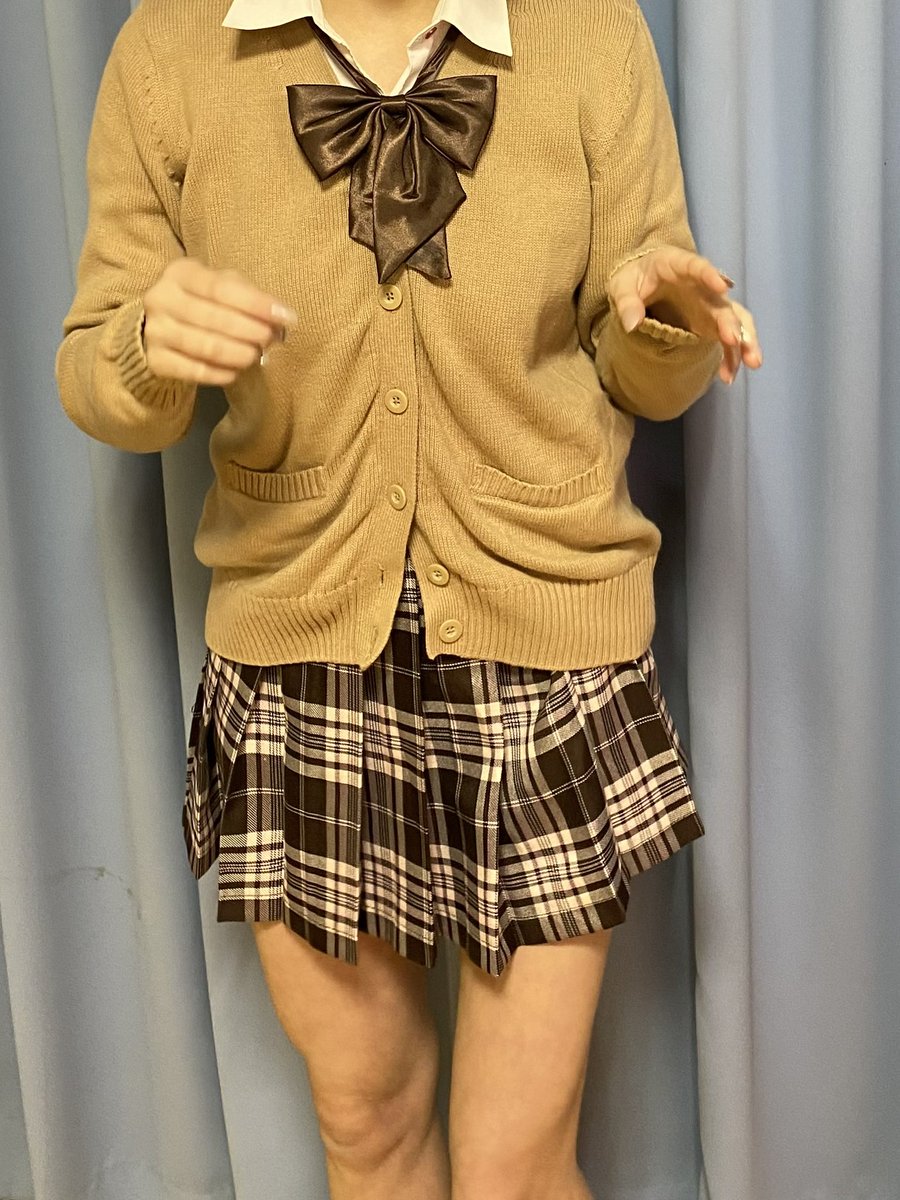 _7tklly's tweet photo. 高校の時使っていましたっ☺️
誰か買い取って🥺🥺
希望額DM待ってます☺️

 #制服売ります https://t.co/51Y7F0H1e6