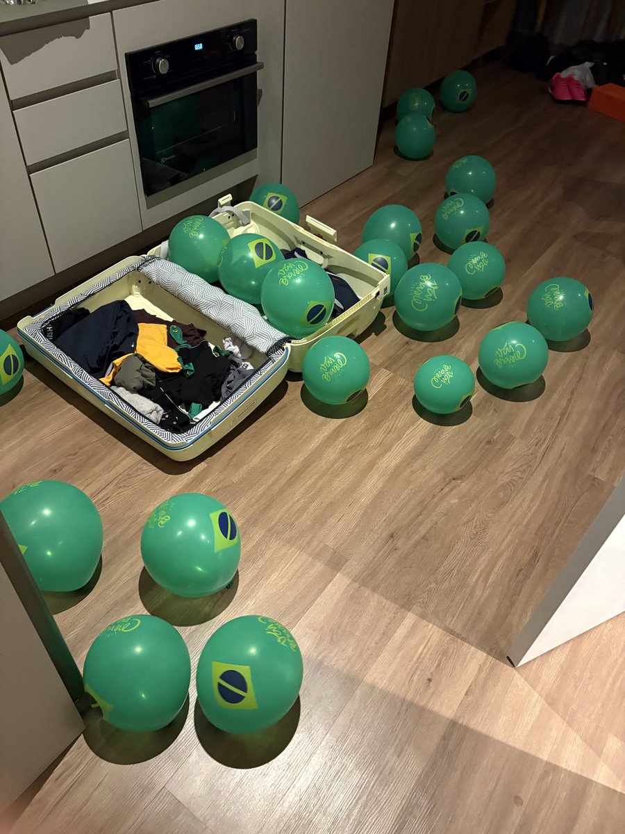 TheViperAOE's tweet photo. My room as I got back last night 🤬

🇳🇴 🇳🇴 🇳🇴 🇳🇴 🇳🇴 https://t.co/BII9Pmx1wj