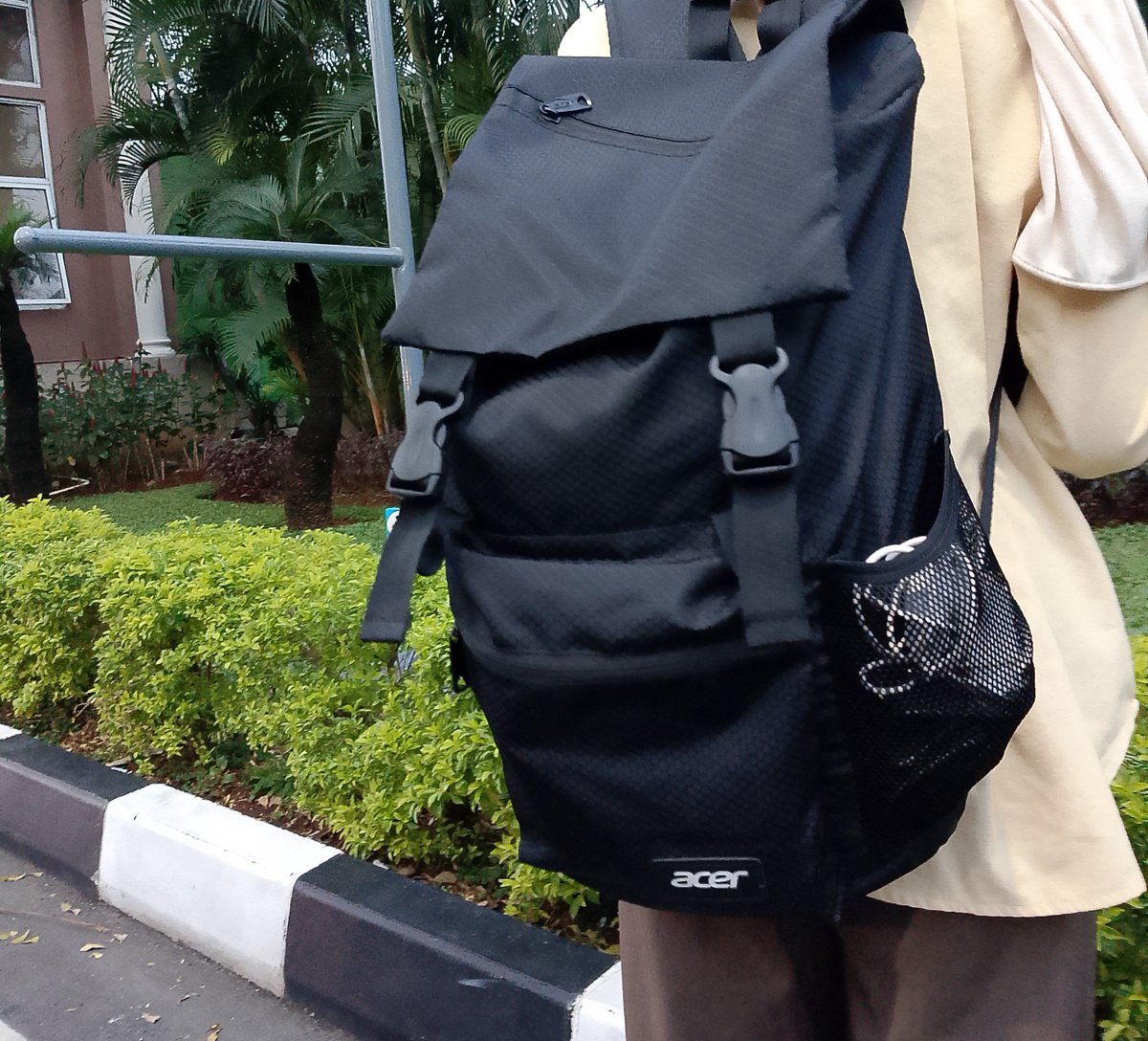 deecrvmbs's tweet photo. hari yg gedebag gedebug bgt, alhamdulilah semester 6 done (semoga aman semua nilainya🙆🏼) https://t.co/cIuEOh8zPT