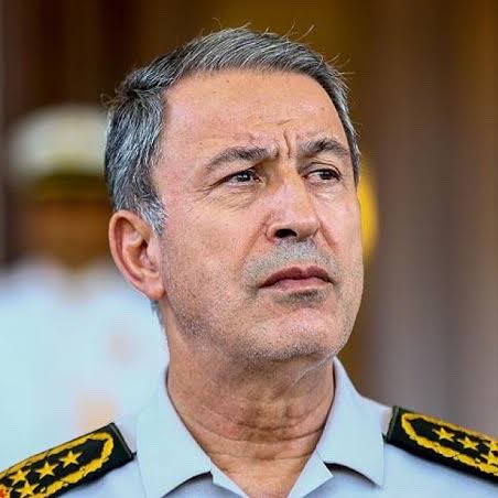 vukuathaberx's tweet photo. AKP'li eski Bakan Hüseyin Çelik'ten 15 Temmuz darbe girişimine ilişkin dikkat çeken açıklamalar:

“15 Temmuz benim açımdan kapanmış, tüm soruları yanıtlanmış bir dönem değildir.

Bu işin iki önemli muhatabı vardı. Biri dönemin Genelkurmay Başkanı Hulusi Akar, biri dönemin MİT Başkanı Hakan Fidan. Bu insanlar niye gelip ifade vermediler?

165 tane general atıldı. Bunların hepsi FETÖ'cü falan değildi herhalde, değil mi?

Görünen yüzü var, bir de görünmeyen yüzü var. Demek ki bu görünmeyen yüzünün bilinmesi istenmiyor. Bu kadar basit.”

(OnlarTV)