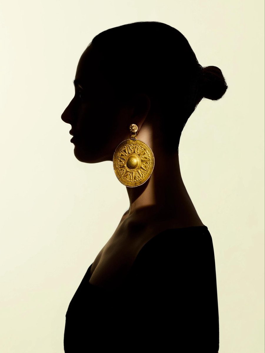 Fashion_Critic_'s tweet photo. And Zendaya's Barron London earrings, crafted from authentic 1st millennium BC ancient discs, turned a beautiful look into visual storytelling for 'The Odyssey' https://t.co/MLQcvhIUyU