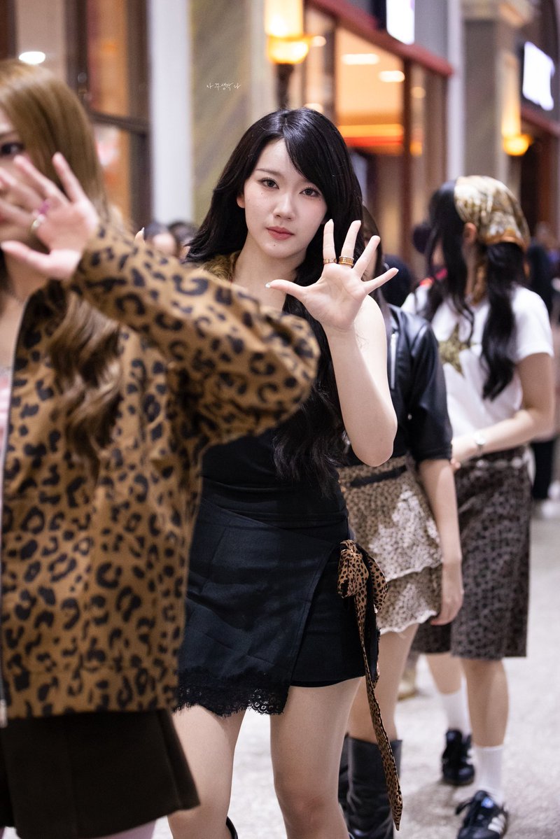 chocofy's tweet photo. 260705 MARSHA @ MnG 2s Jogja 😍🐯 https://t.co/gjId8G9Iuo