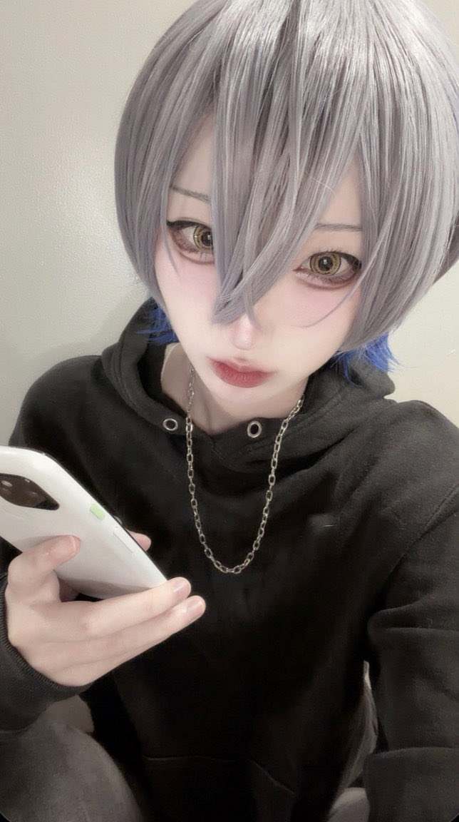datubou_cos's tweet photo. ⚠︎cos/🌈🕒/👻🔪⚠︎捏造私服 https://t.co/8HYzv7JvgY