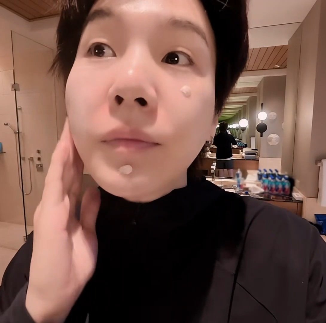 13onlyjm's tweet photo. 평생 백탁같은거 모르고 사실듯 https://t.co/4ZOaitIBMN