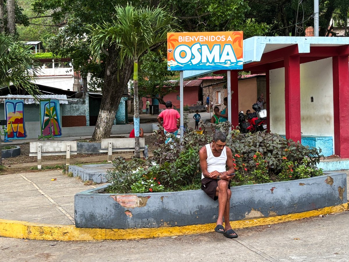 Cat_lucy1's tweet photo. On Friday I went to Osma, a small town along the coast, with Caritas. While no one died there, and building damage was minimal, people there too have been affected. They lost electricity and signal, and didn't know if their families in places la catia la mar and caraballeda were alive or dead. Unfortunately many they knew did die, and some still have loved ones missing. They rely on those with motos who head there to help, to ask around. 

Aside from that, many rely on tourism and now there are few. They also get shopping and businesses get supplies from the areas affected. They feel cut off right now, and that's why Caritas dropped off supplies like water and medication.

Many of the kids are suffering from trauma, one lady told me. They are trying to let them play, relax as much as possible. I wanted to speak to one mum as the kid had been in another place when the earthquake struck in one of the worst affected areas and had to be rescued. But the child wanted to talk to me about it herself, as did 2 others with her. They wouldn't stop talking, they said they didn't know what was happening at the time and were terrified. And still are.