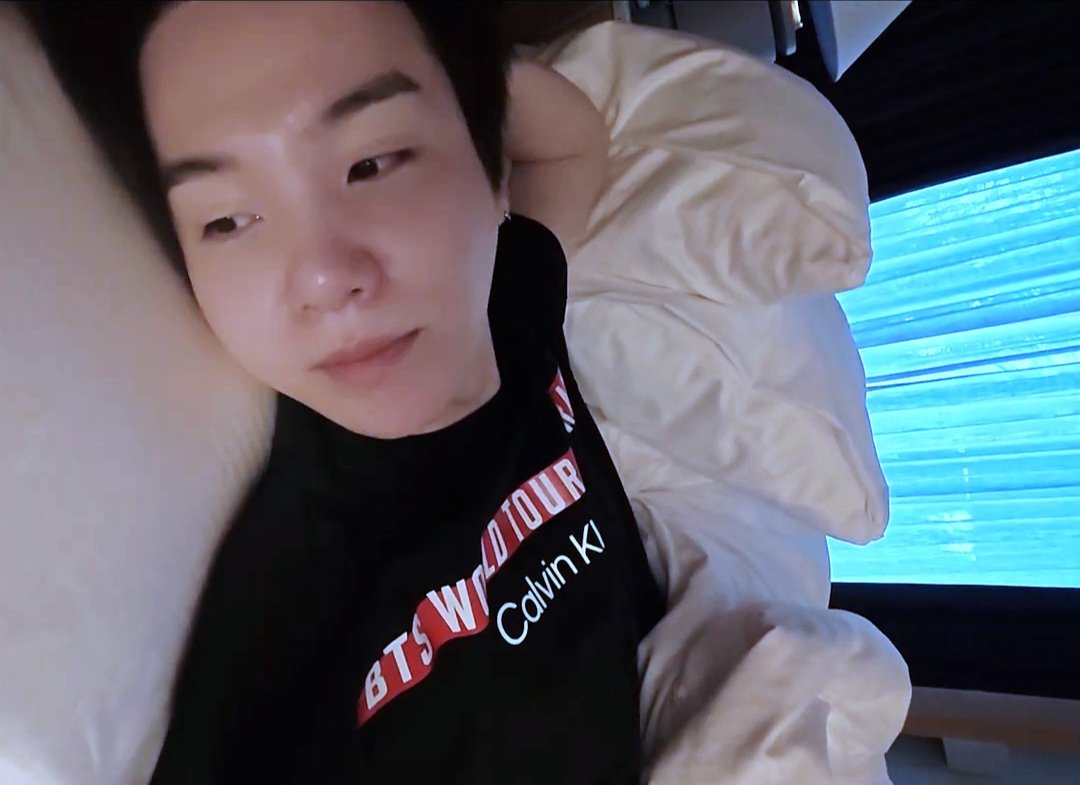 pm5_twt's tweet photo. #SUGA 🖤 https://t.co/lnJYUDDecO