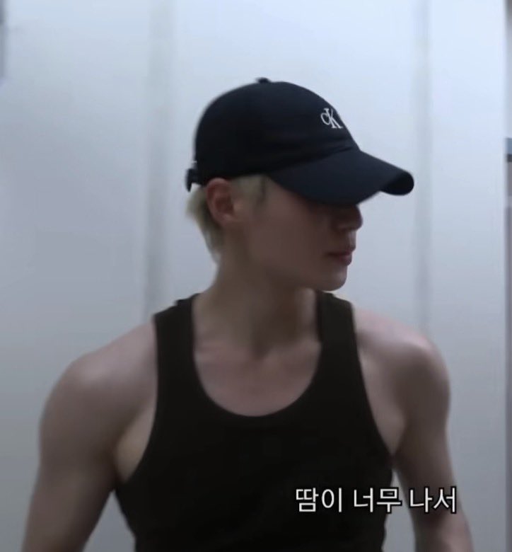 엉덩이🍑 tweet media