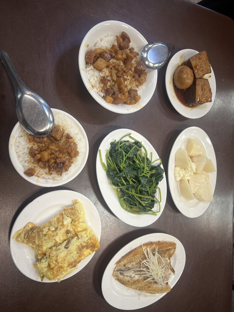 RogueLike0718's tweet photo. 七海魚皮～怎麼可以這麼好吃！！
這就是台南的力量嗎？
（就是那個肉燥飯是甜的 https://t.co/NPThcwKz3P