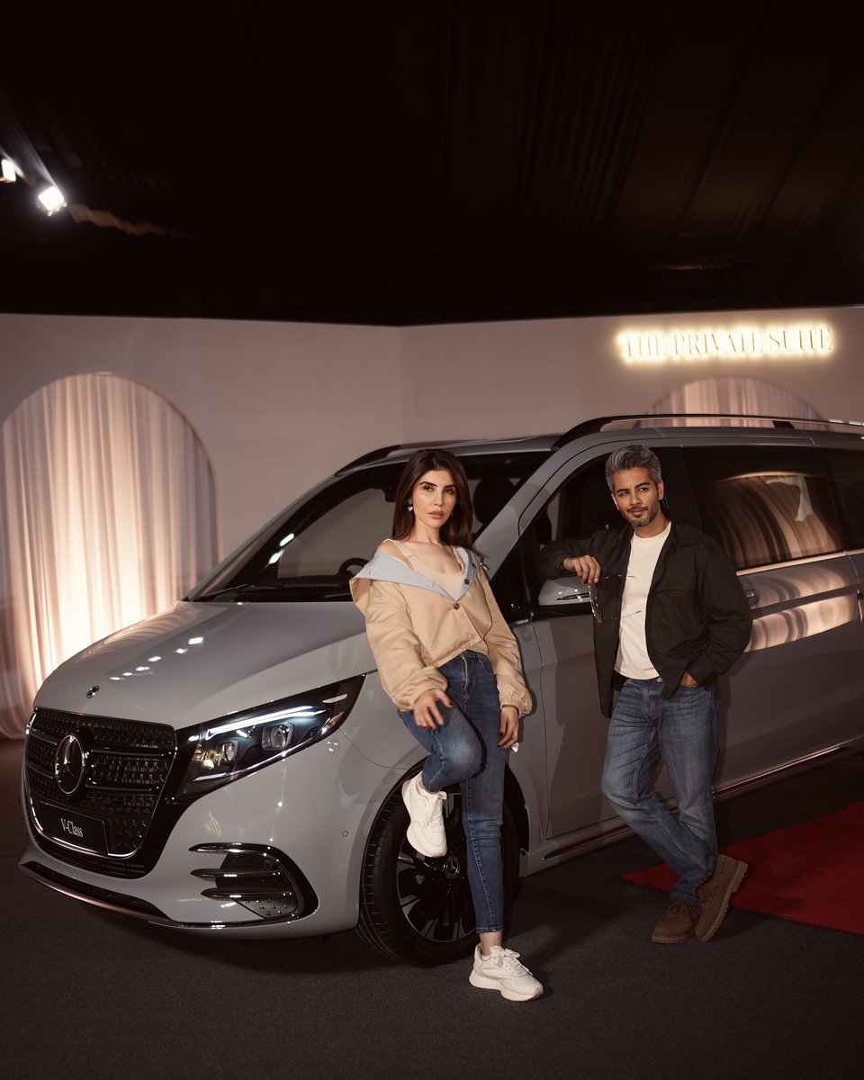 MercedesBenzInd's tweet photo. A private suite in motion.
The all new V-Class Extra LWB.
#Vclass #MercedesBenzIndia https://t.co/YHbKKgzypA