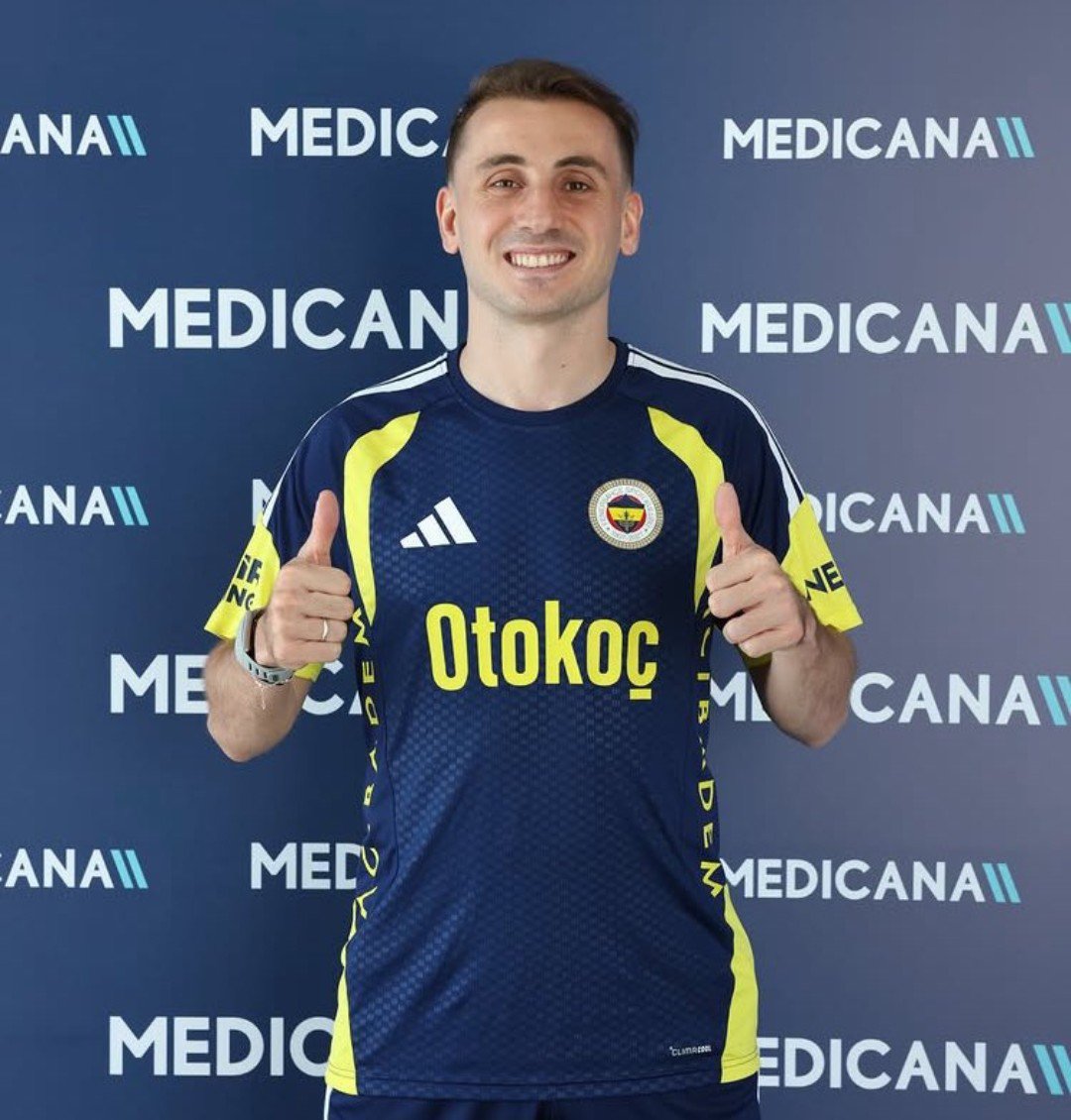 pikapikhacuu's tweet photo. Fenerbahçesine geldiği için mutlu biri https://t.co/4VpSpAfNlv
