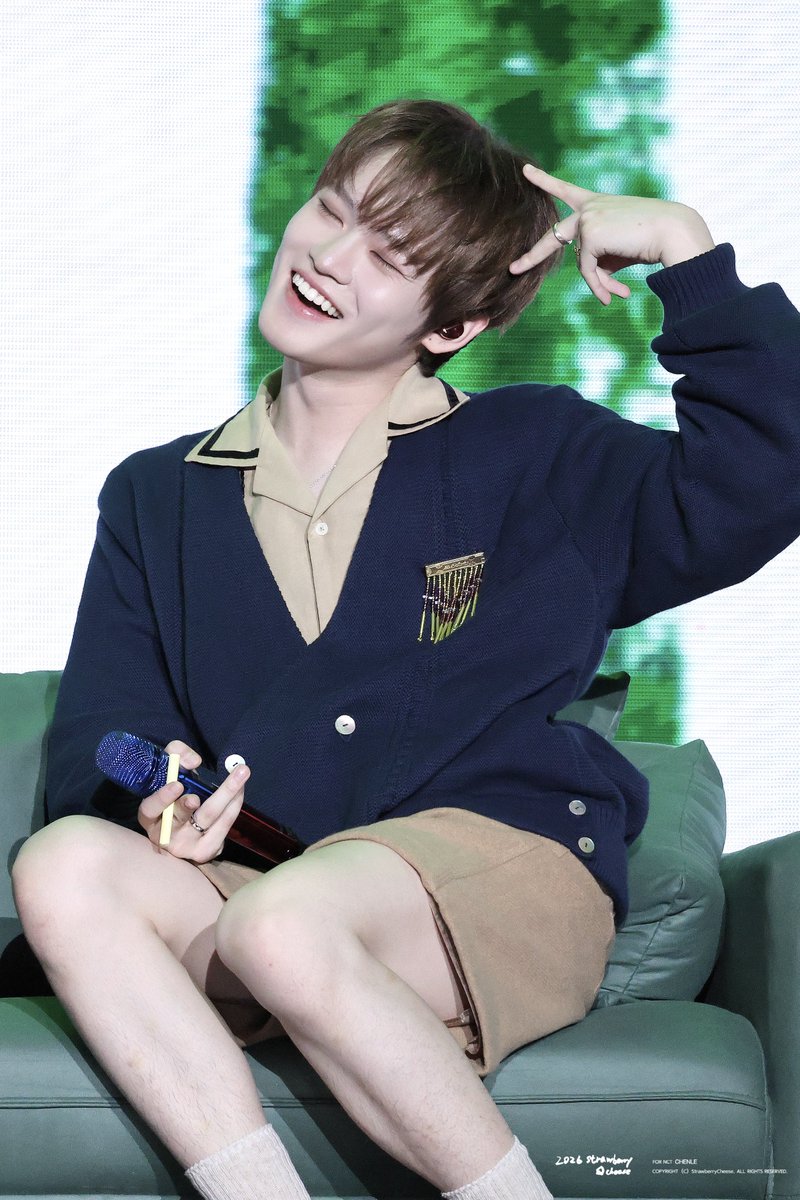 Strawberry_CL_'s tweet photo. 260705 🐈
#천러 #辰乐  #CHENLE #NCTDREAM https://t.co/AAeHOFbdNL