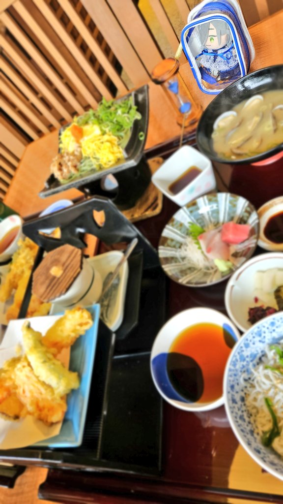 kh_atra's tweet photo. 疲れまくってるので、帰宅して食事作るのがめんどくさい。買い物もめんどくさい。
ので、先輩に晩ごはんつきあって貰って贅沢してきました‼️
こゆびさんも大満足。
明日も🚗💨する。

#こゆびごはん
#こゆびおやつ https://t.co/MAqhESR9iU