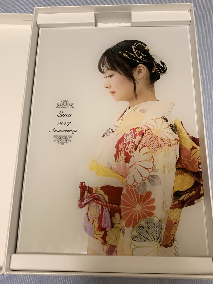 coc_ema's tweet photo. 娘の成人式の前撮りのアルバム出来た🥹
※もちろん娘には許可とって載せてます。
さすがに正面の写真はアレなので伏し目のだけ。
いい感じに撮れてるので見てもらいたくて⁽⁽ ◟(⌯˃̶᷄ ⁻̫ ˂̶᷄⌯)◞ ⁾⁾ https://t.co/rHmLPXW4O8